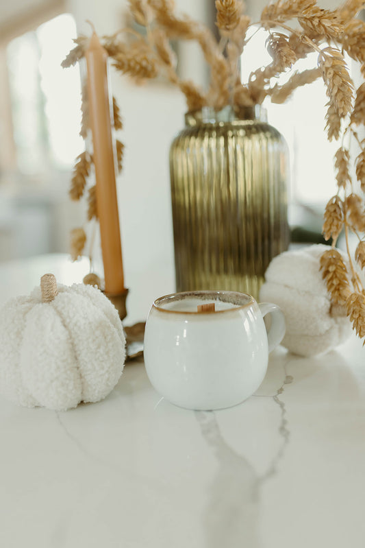 Cream Round Mug Candle - Vanilla Woods