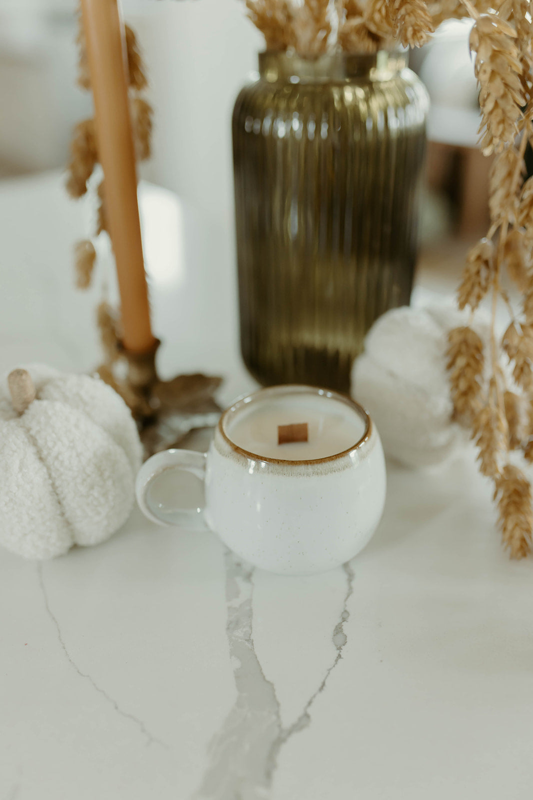 Cream Round Mug Candle - Vanilla Woods